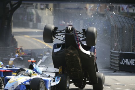 Lapierre sendes en tur i luften
(Foto: GP2 Series)